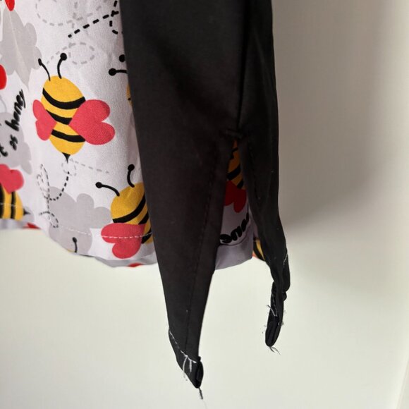 SCRUB JOY Performance V-Neck Medical Top Scrub BUMBLE BEE SWEET AS HONEY SIZE 2X - Picture 8 of 11